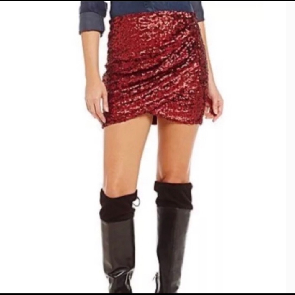 🥳👀Chelsea & Violet Red/burgundy sequins skirt